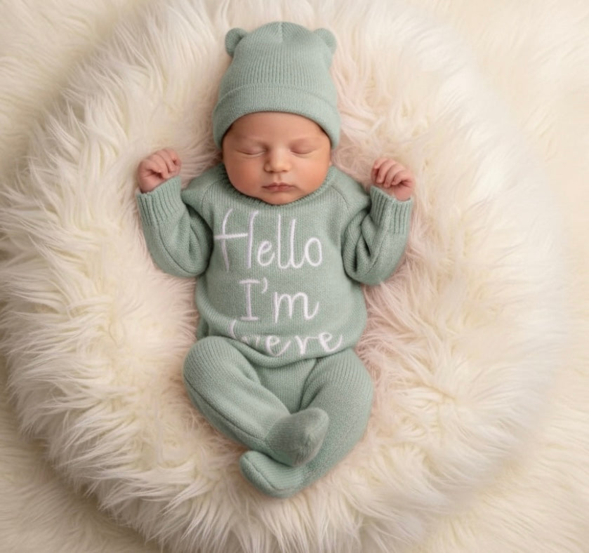 Newborn Knitted Outfit